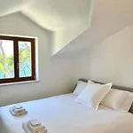 Villa Dinka Seaside - Hvar Island *
