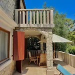 Dinka Seaside - Hvar Island Villa