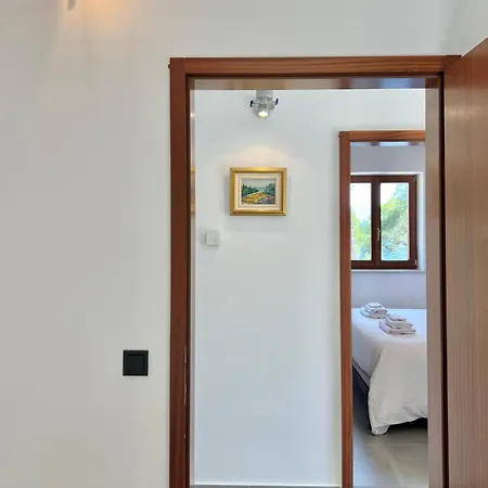 Villa Dinka Seaside - Hvar Island *