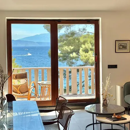 Dinka Seaside - Hvar Island *