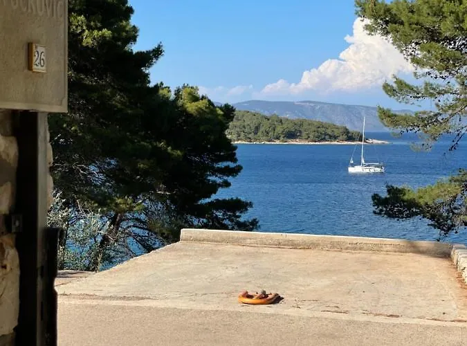 Dinka Seaside - Hvar Island *
